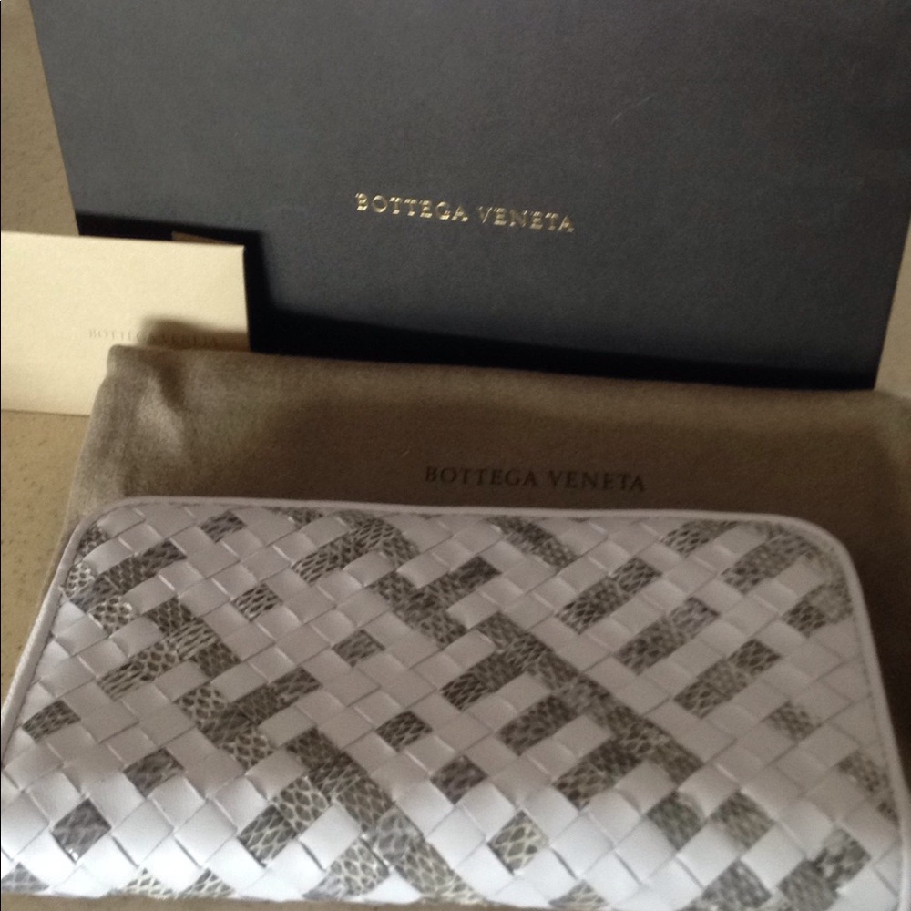 BOTTEGA VENETA Intrecciato Leather Zip Around Long Wallet  Purse Women's Italy
